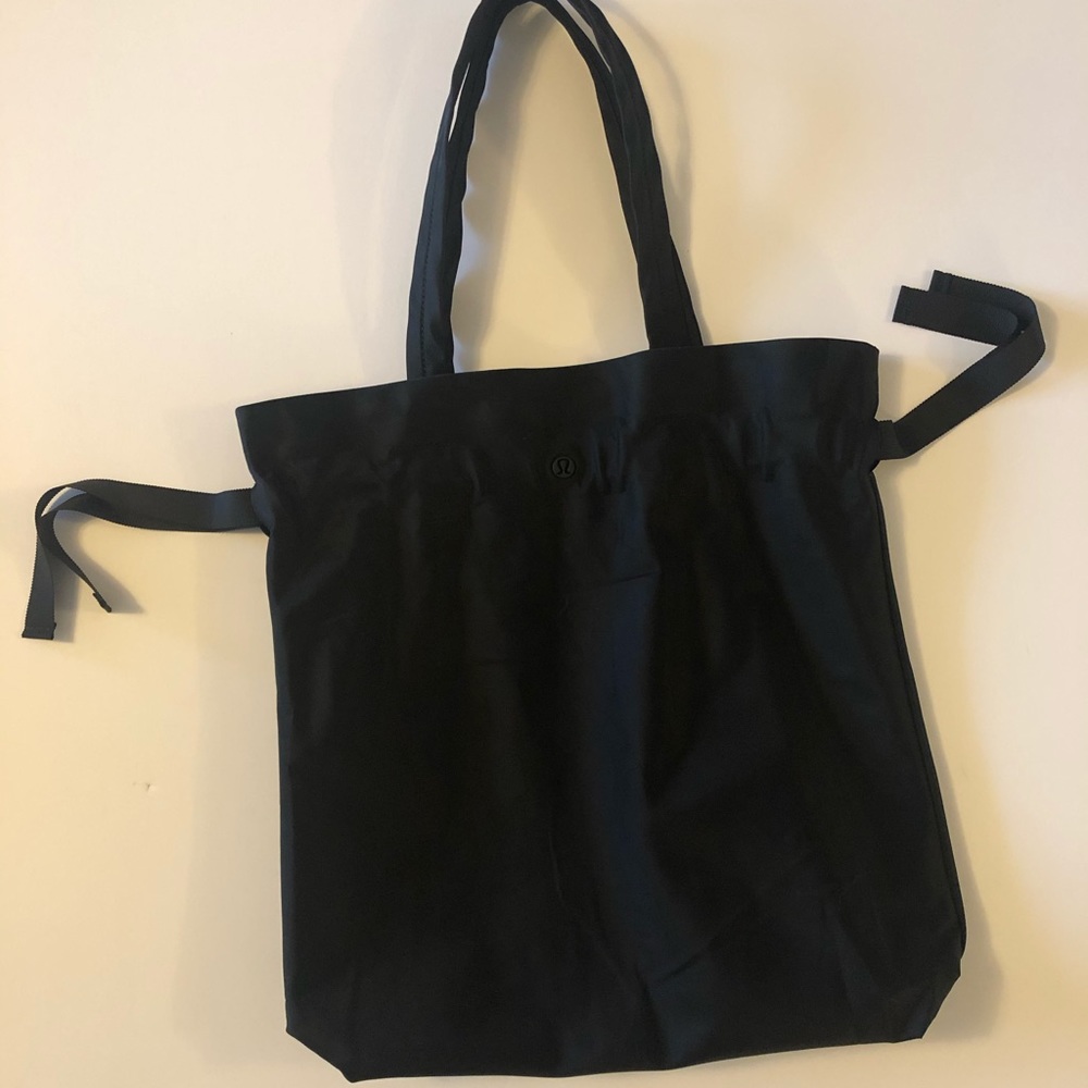 Lululemon Easy As Sunday Tote
